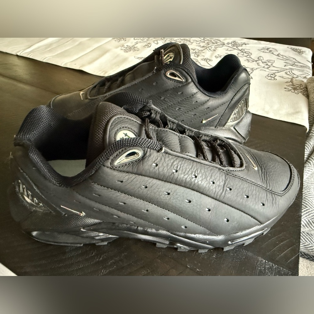 Nike Men's Black Leather Sneakers